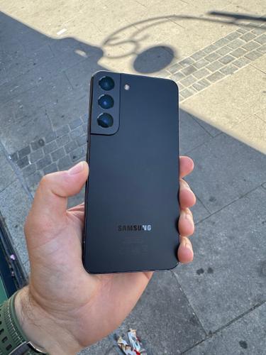 Samsung S22